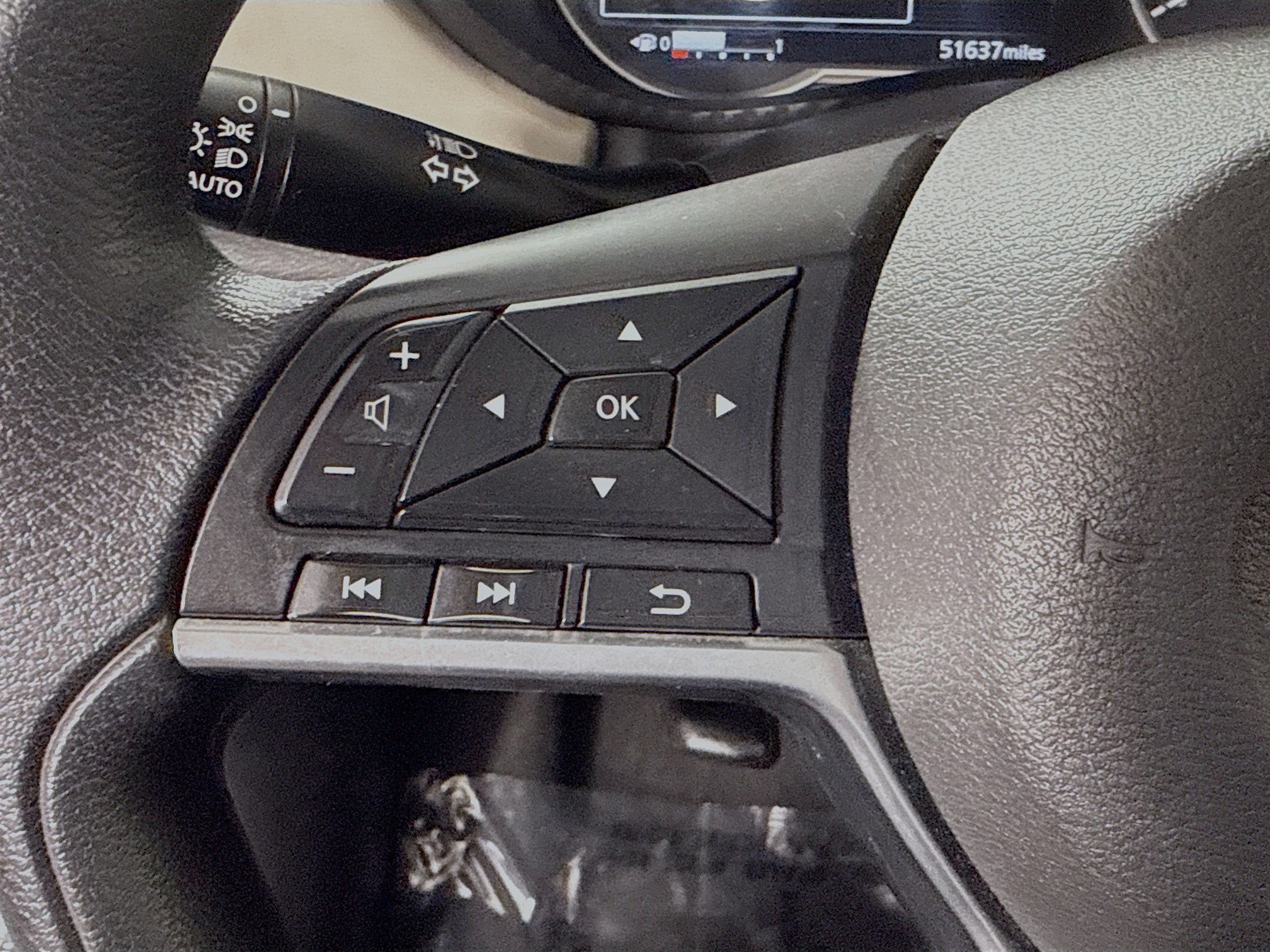 Used 2020 Nissan Versa SV FWD image 14
