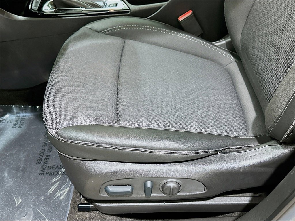 Used 2023 Buick Encore GX Select w/ Sport Touring Package image 19