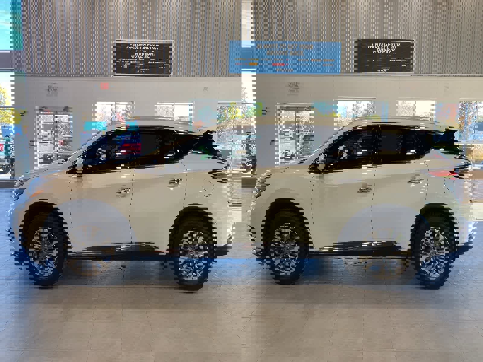 Used 2018 Nissan Murano S image 8