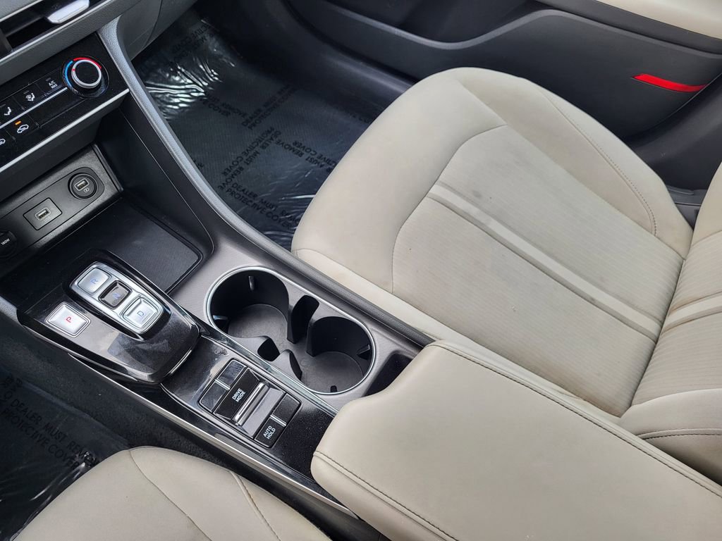 Used 2023 Hyundai Sonata SE w/ Cargo Package image 15