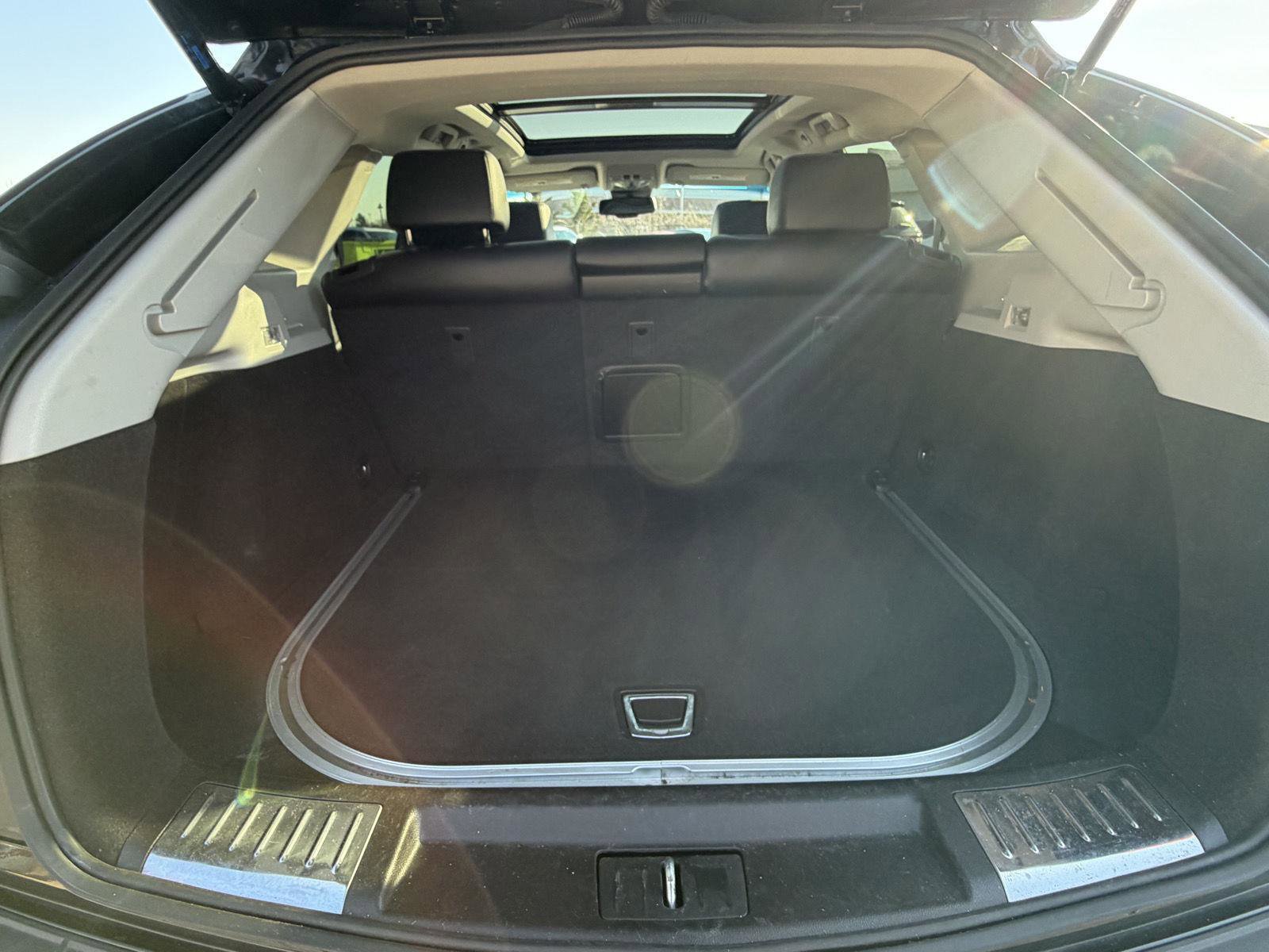 Used 2012 Cadillac SRX Luxury image 29