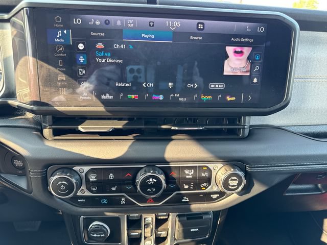 Used 2025 Jeep Wrangler Unlimited Sahara AWD/4WD image 18