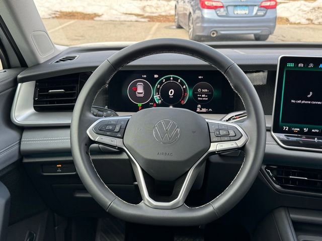 Used 2025 Volkswagen Tiguan SE image 17