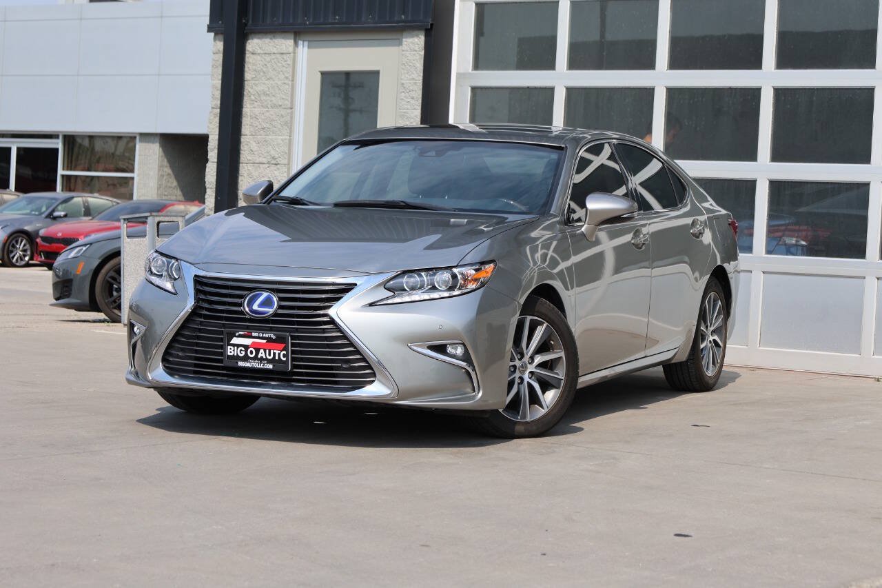 Used 2018 Lexus ES 300h w/ Navigation Package FWD image 3