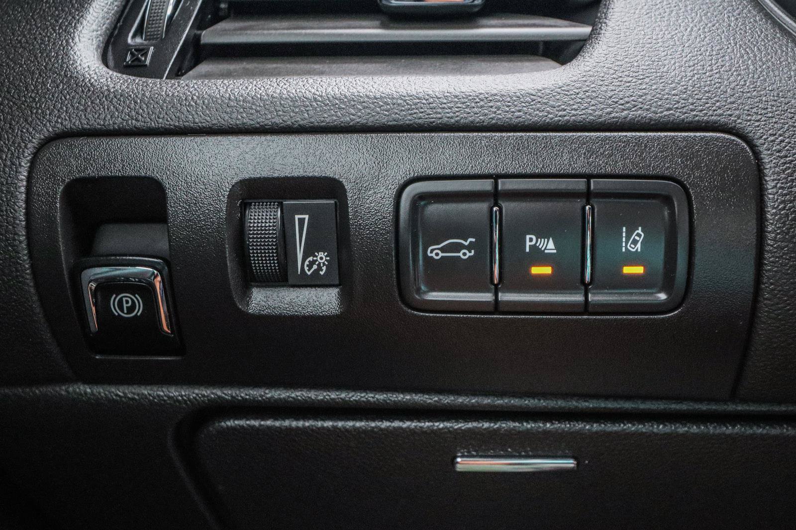Used 2018 Chevrolet Impala Premier w/ Premier Confidence Package FWD image 14