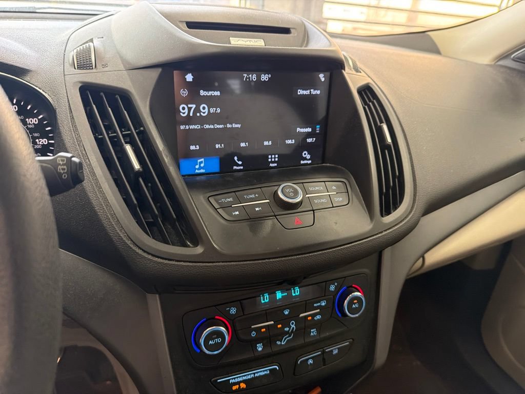 Used 2017 Ford Escape SE w/ Equipment Group 201A AWD/4WD image 4