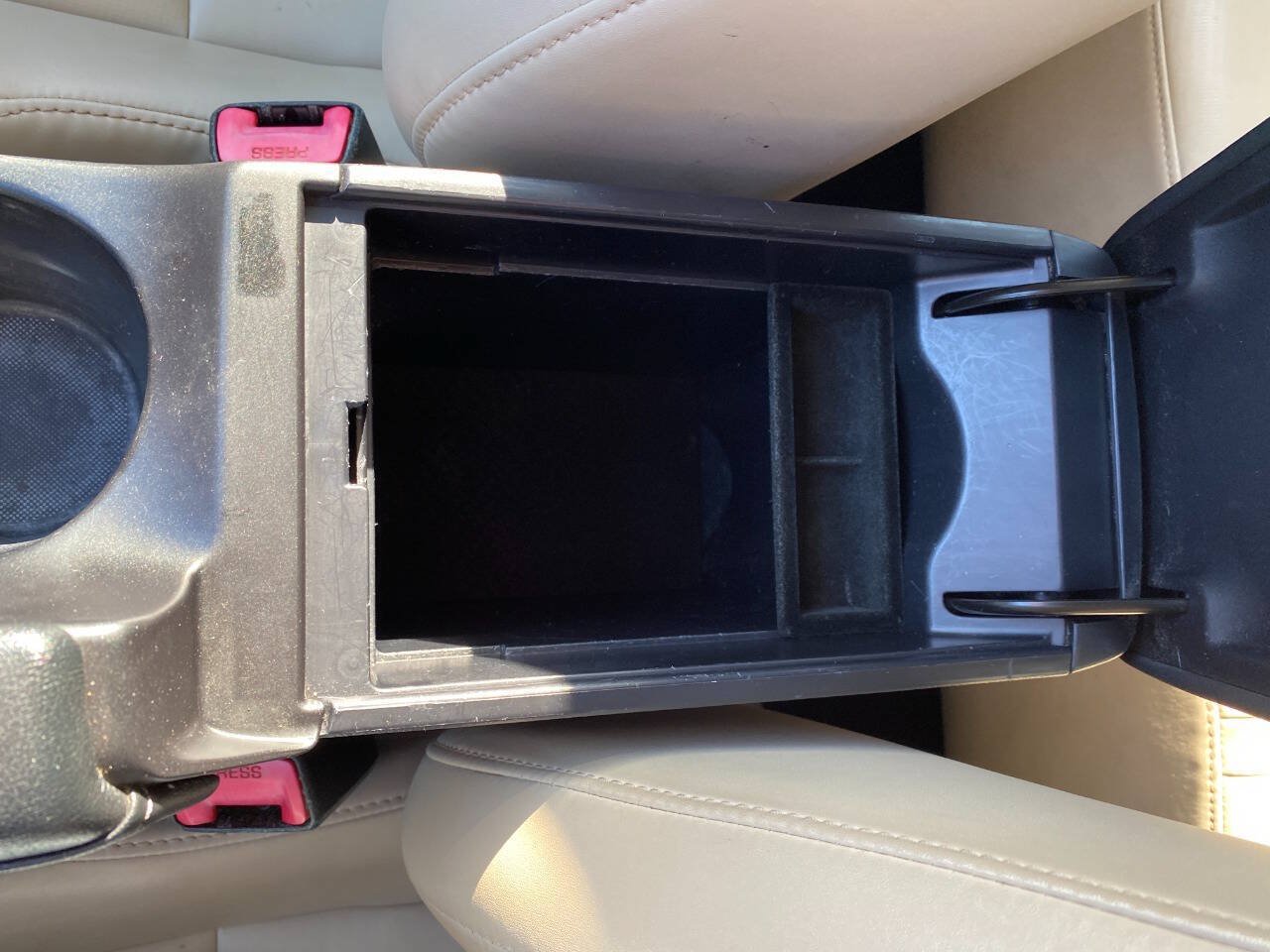Used 2013 Lexus CT 200h w/ Premium Pkg w/Navigation FWD image 19