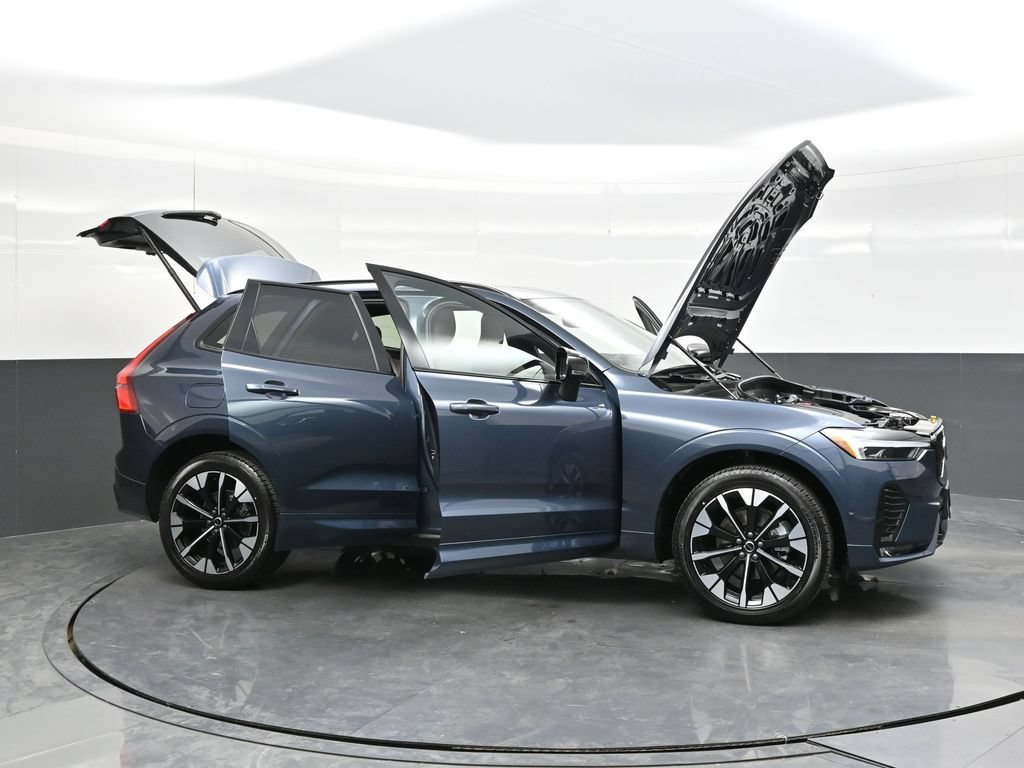 New 2026 Volvo XC60 B5 Plus w/ Climate Package AWD/4WD image 40