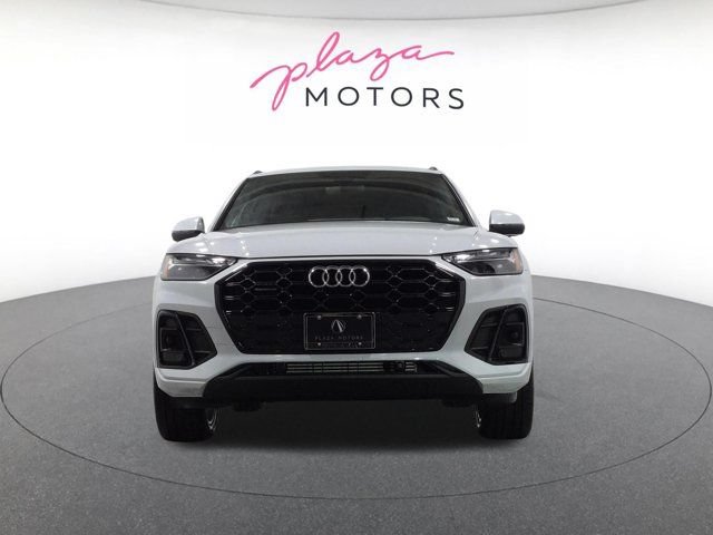 Certified 2025 Audi Q5 2.0T Premium w/ Convenience Plus Package AWD/4WD image 2