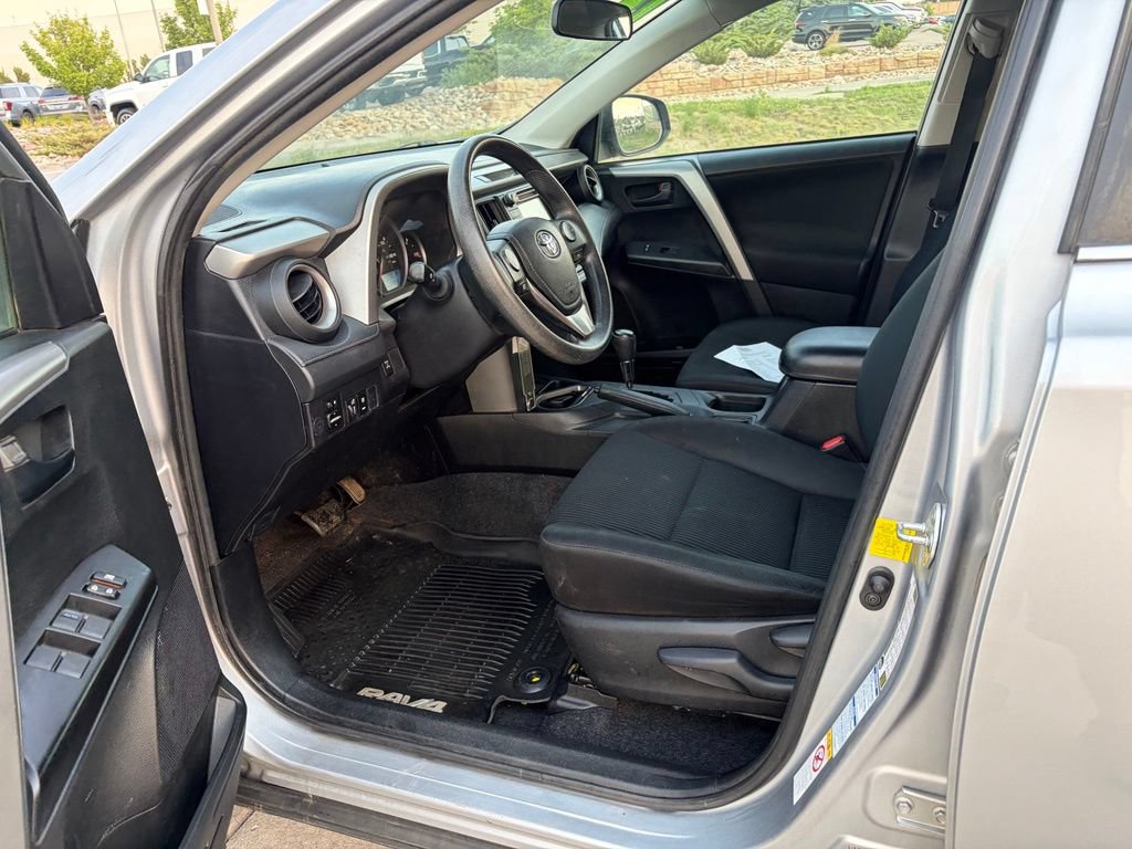 Used 2016 Toyota RAV4 LE AWD/4WD image 15