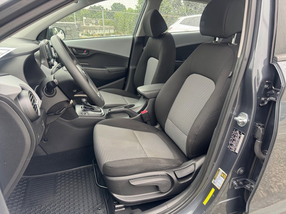 Used 2018 Hyundai Kona SE image 34