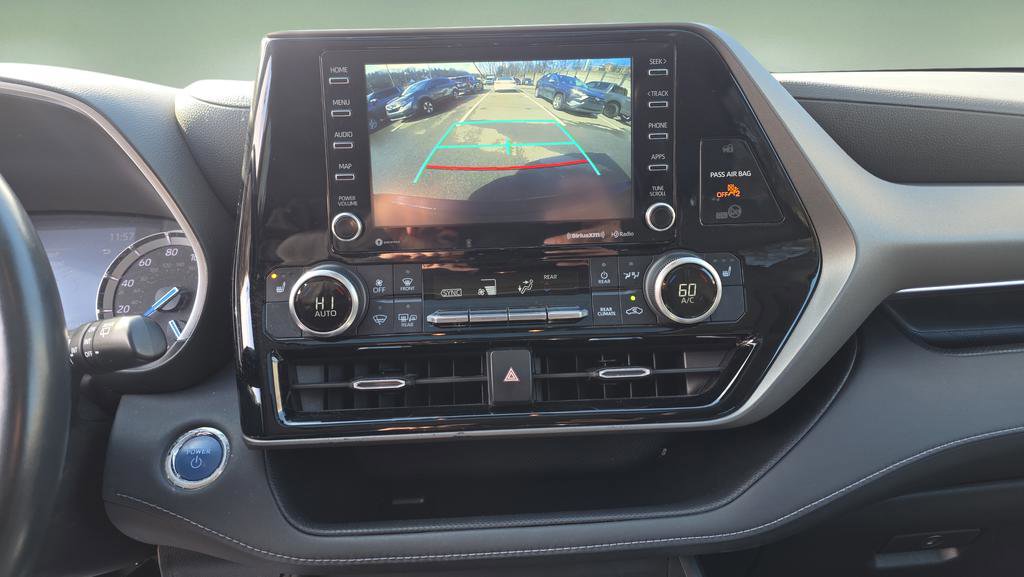 Used 2022 Toyota Highlander XLE image 30