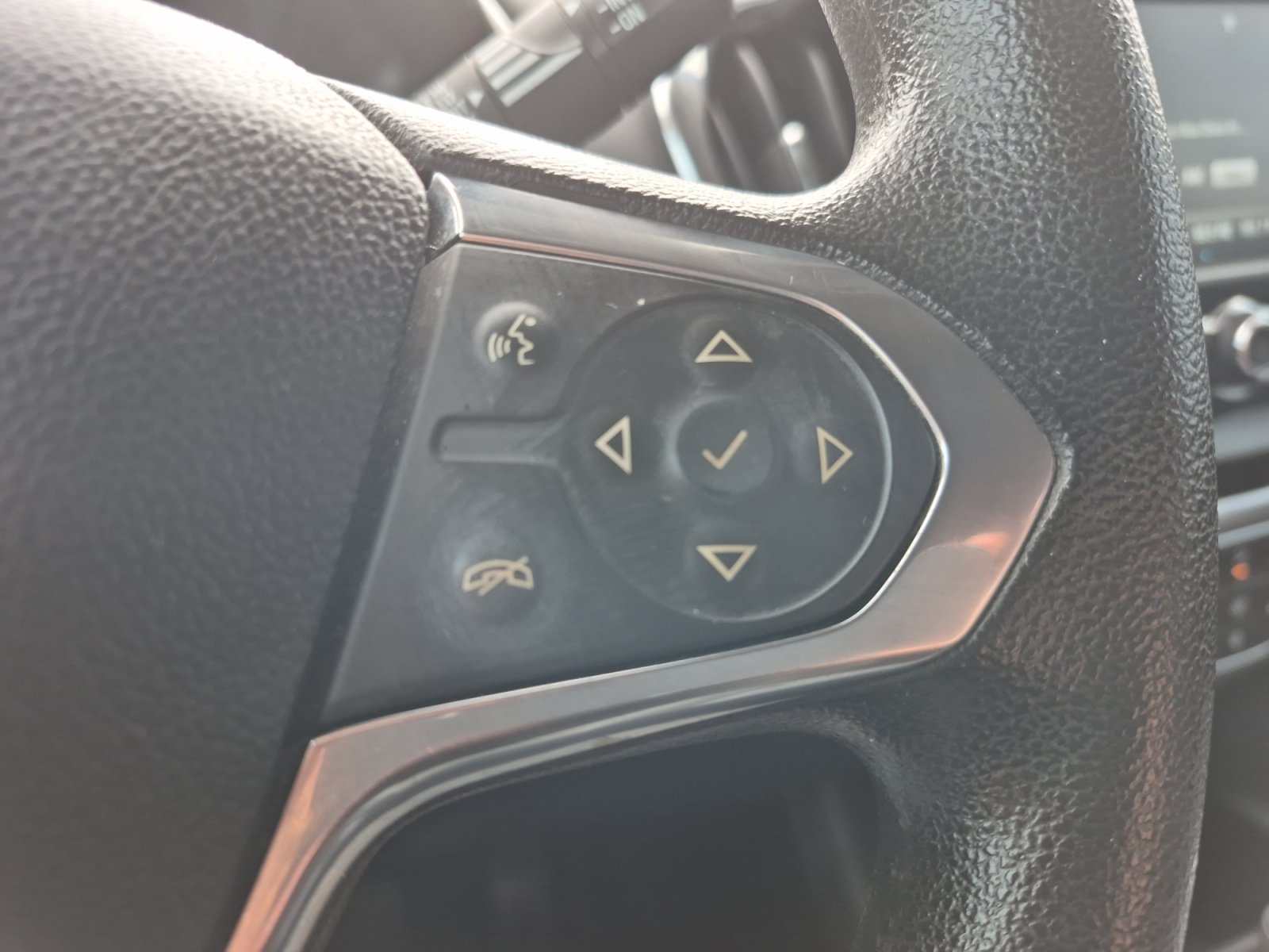 Used 2018 Chevrolet Traverse LS FWD image 16