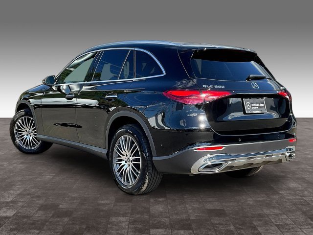 Used 2026 Mercedes-Benz GLC 300 4MATIC image 4