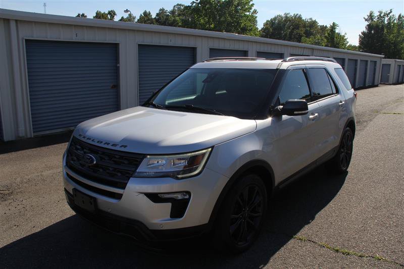 Used 2019 Ford Explorer XLT w/ Equipment Group 202A AWD/4WD image 2