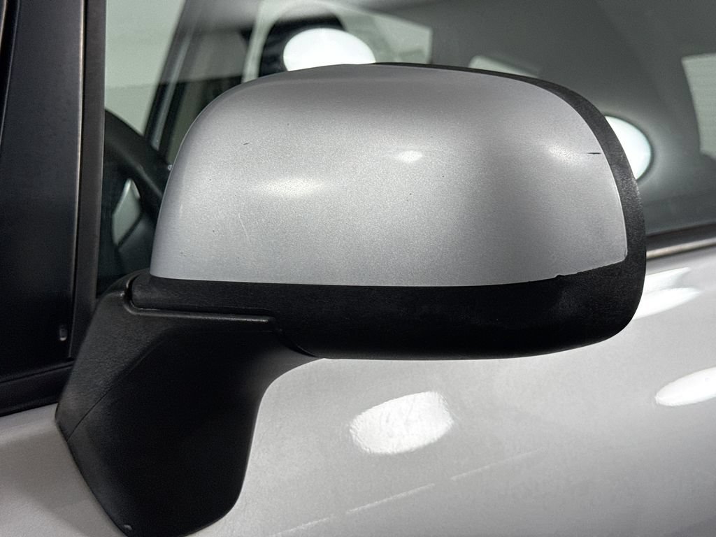 Used 2014 Nissan Versa Note SV FWD image 16