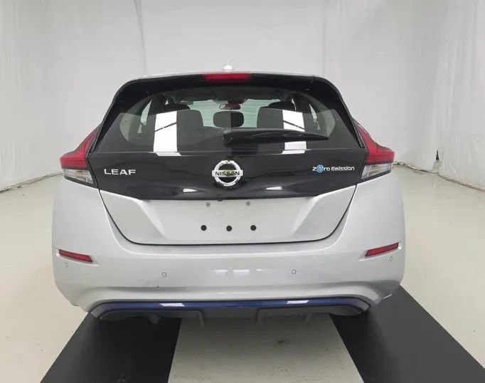 Used 2022 Nissan Leaf S FWD image 11