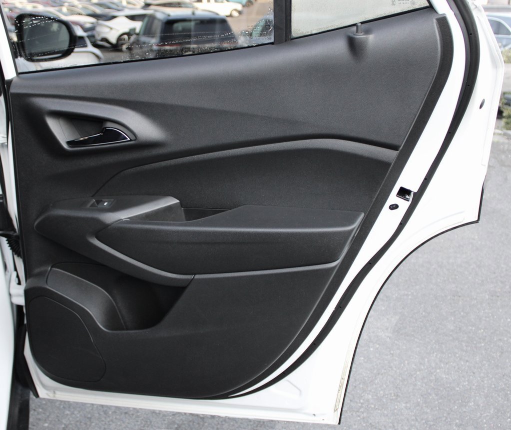 Used 2024 Chevrolet Trax RS w/ Driver Confidence Package image 19