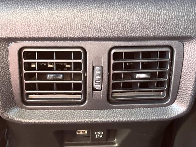 Used 2021 Toyota Venza LE AWD/4WD image 18