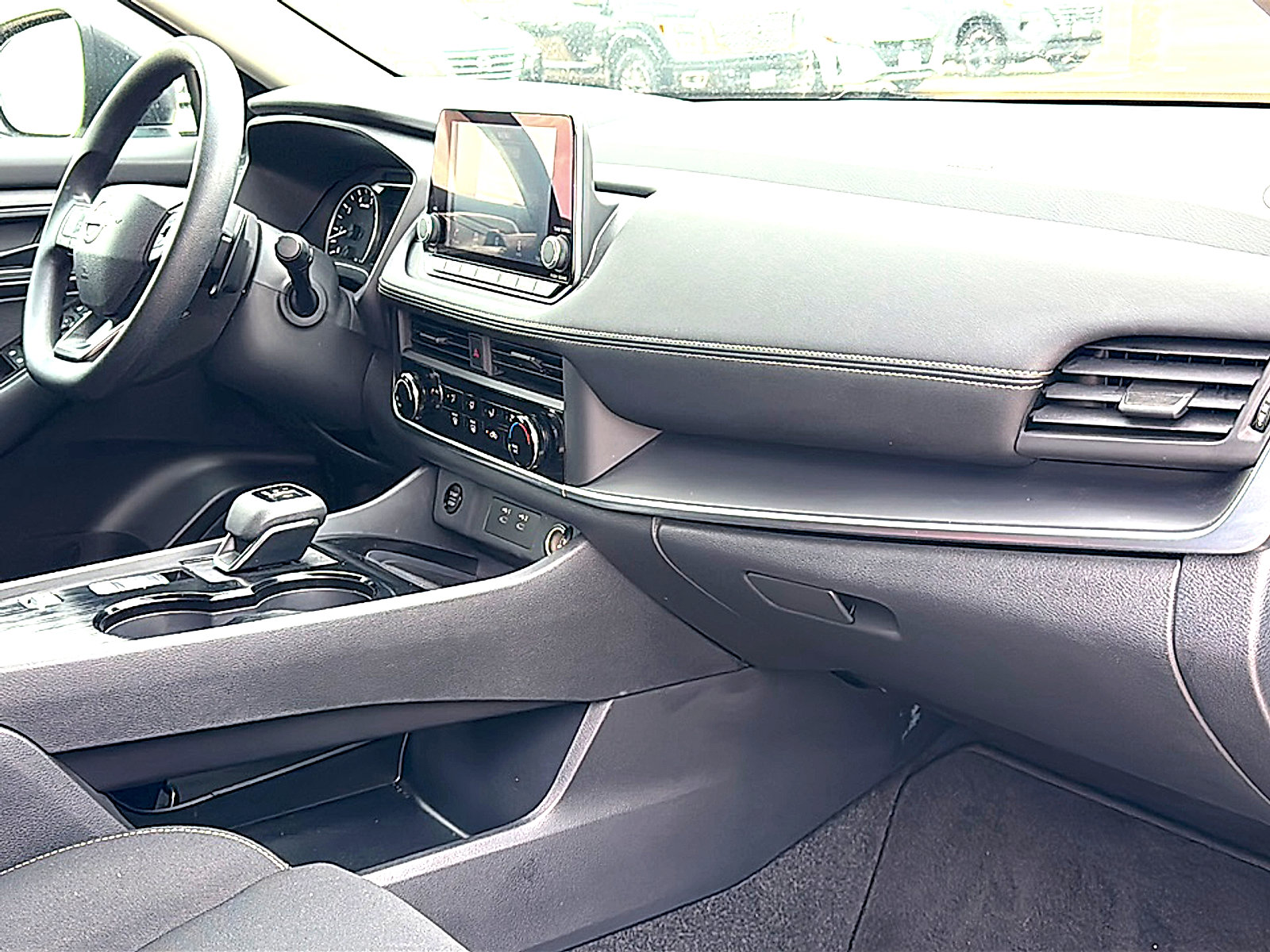 Certified 2025 Nissan Rogue S FWD image 22