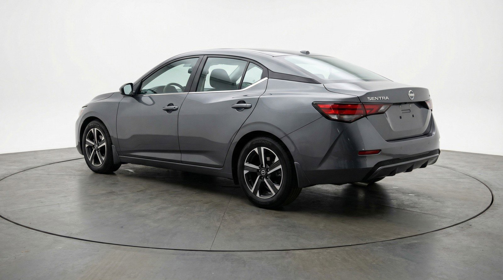 Used 2025 Nissan Sentra SV image 6