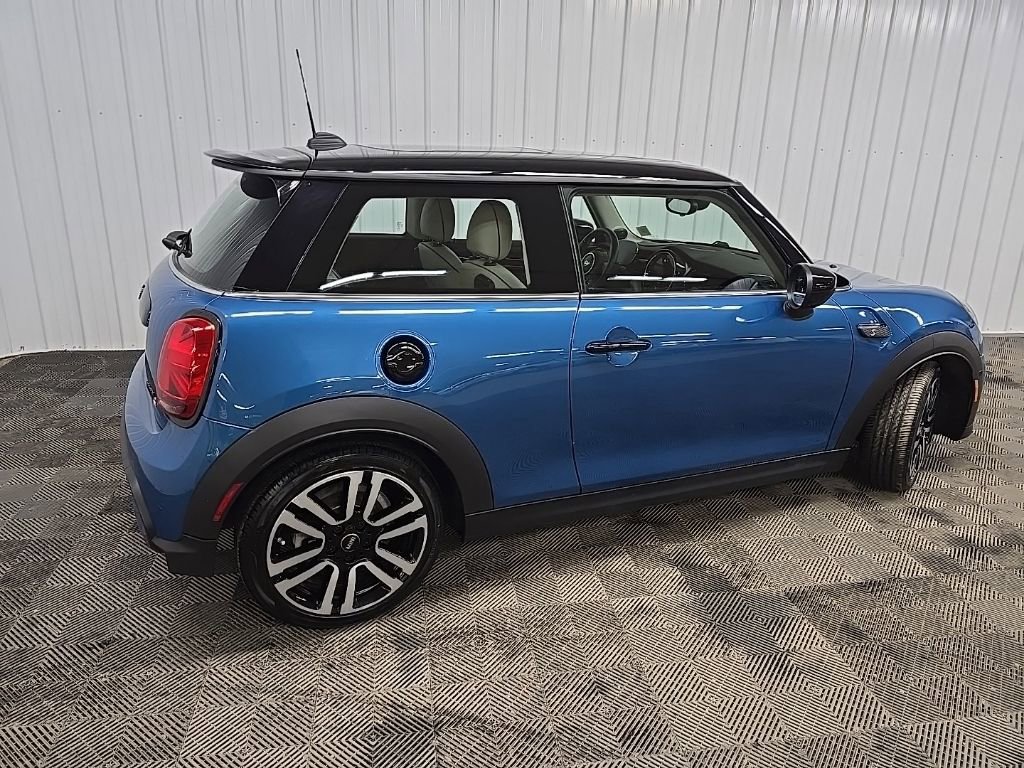 Used 2023 MINI Cooper S image 3