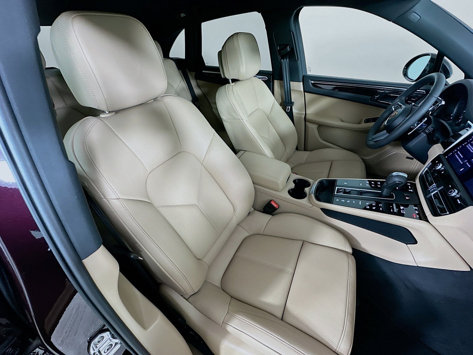 New 2026 Porsche Macan AWD/4WD image 45