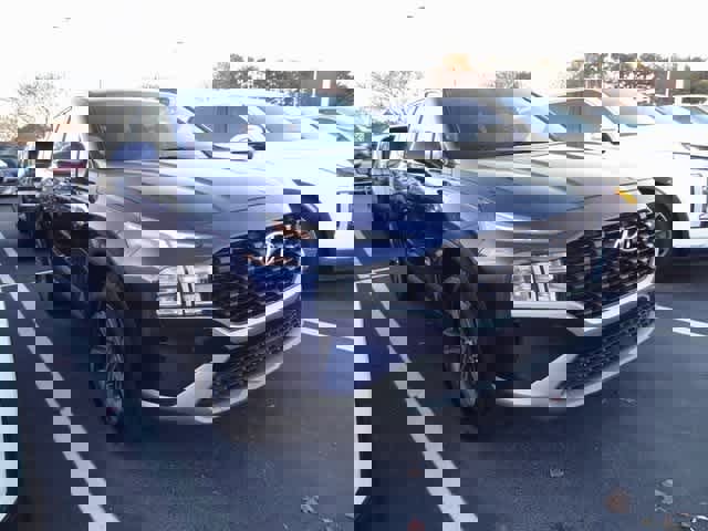 Used 2023 Hyundai Santa Fe SE image 3