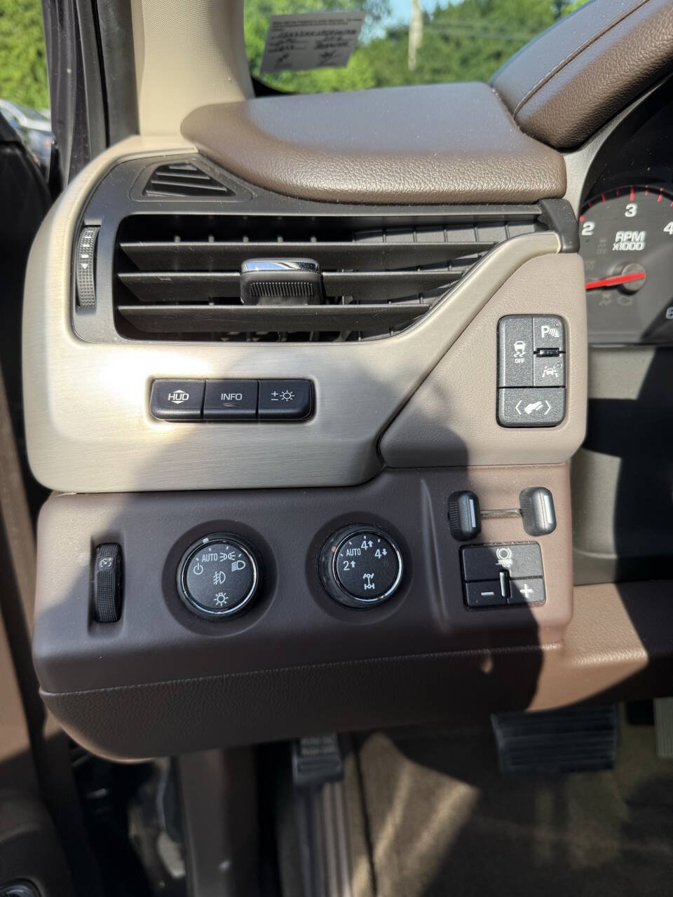 Used 2016 GMC Yukon XL Denali w/ Open Road Package AWD/4WD image 8
