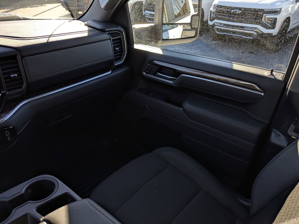 Used 2025 Chevrolet Silverado 2500 LT w/ Convenience Package image 18