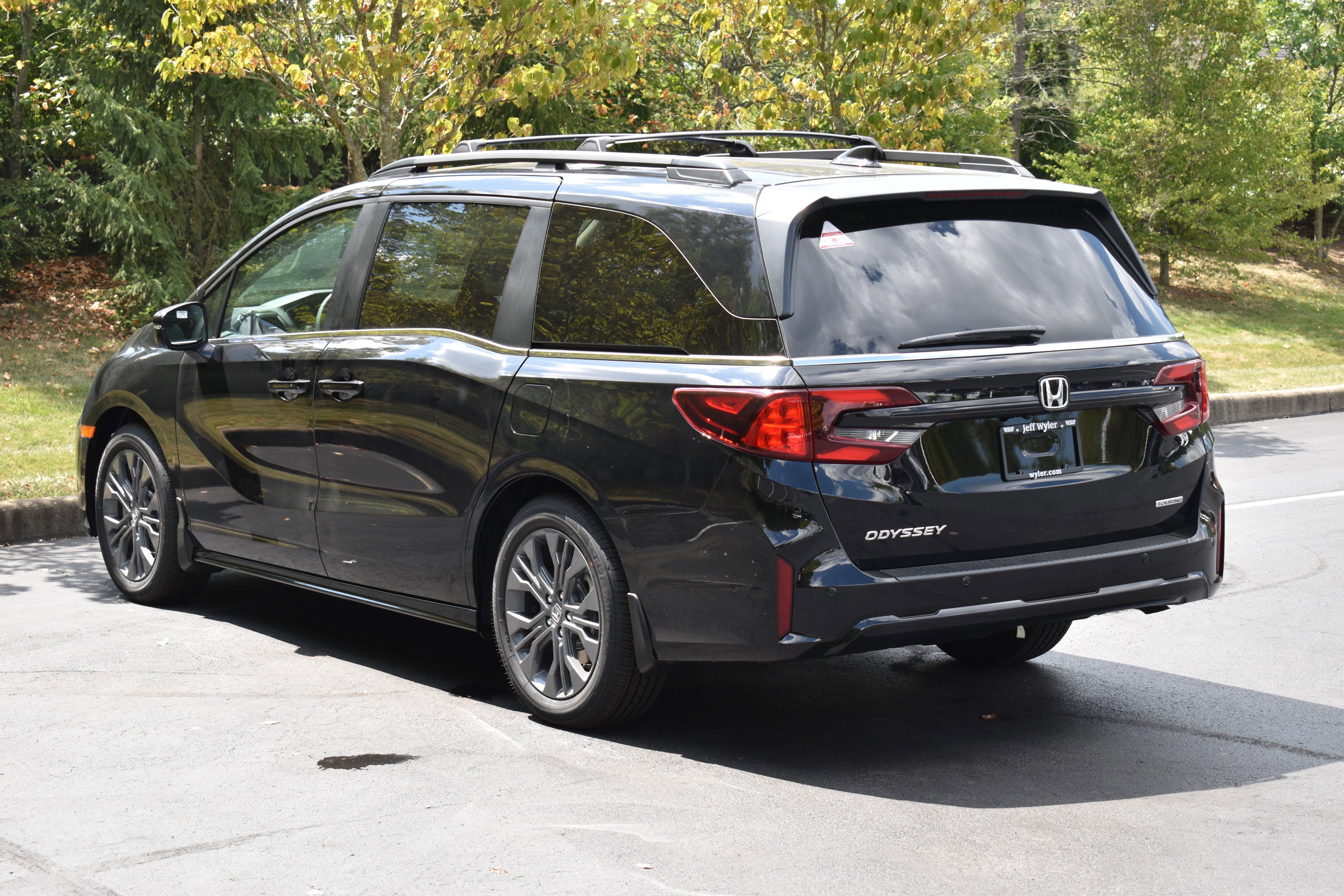 New 2026 Honda Odyssey Touring image 5