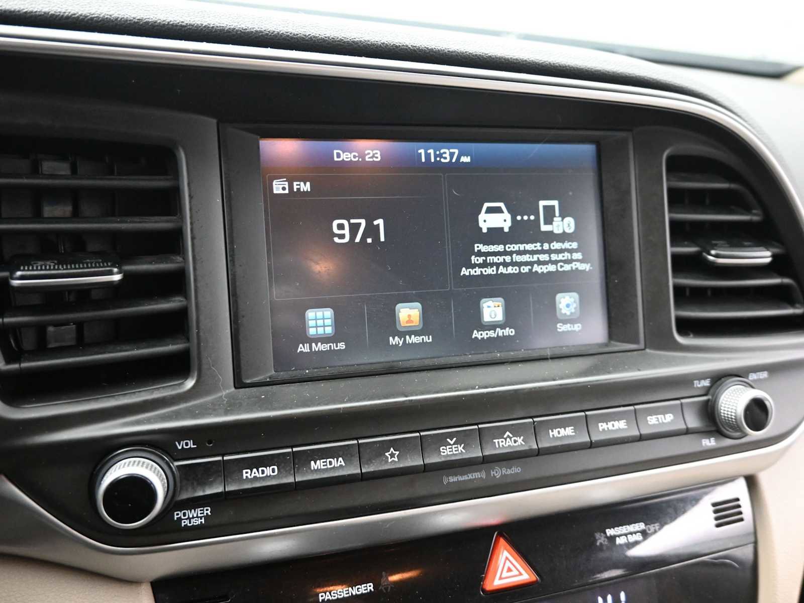 Used 2020 Hyundai Elantra SEL image 17