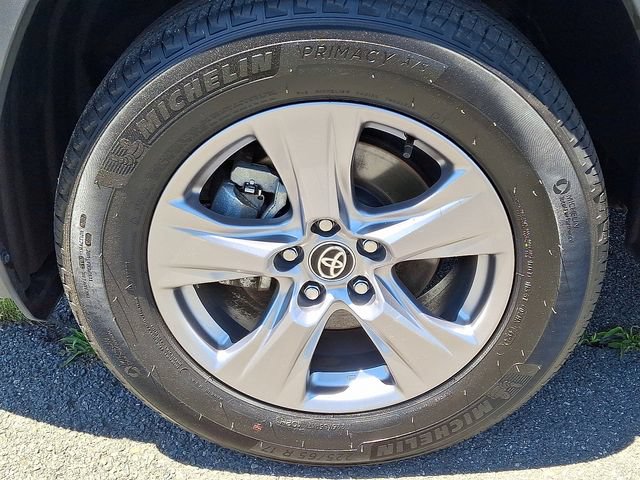 Certified 2025 Toyota RAV4 XLE AWD/4WD image 8