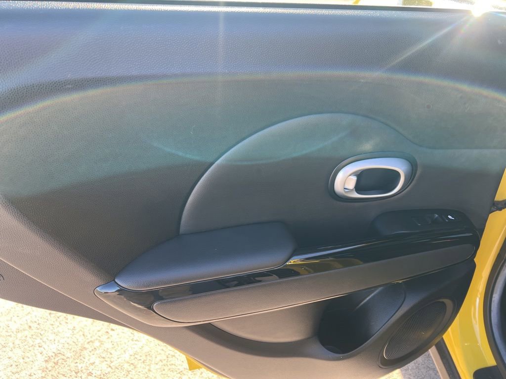 Used 2015 Kia Soul ! w/ Sun & Sound Package image 11