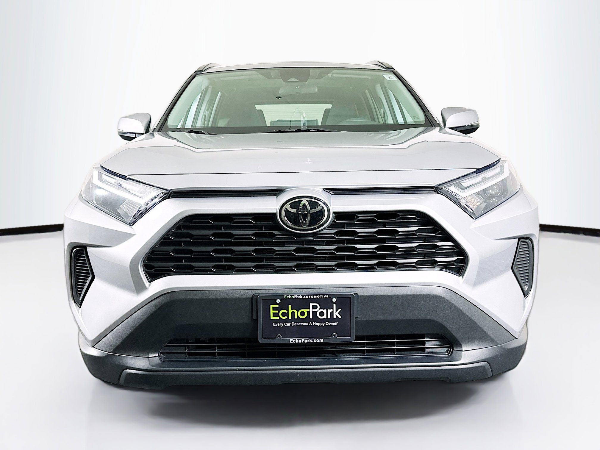Used 2024 Toyota RAV4 XLE image 2