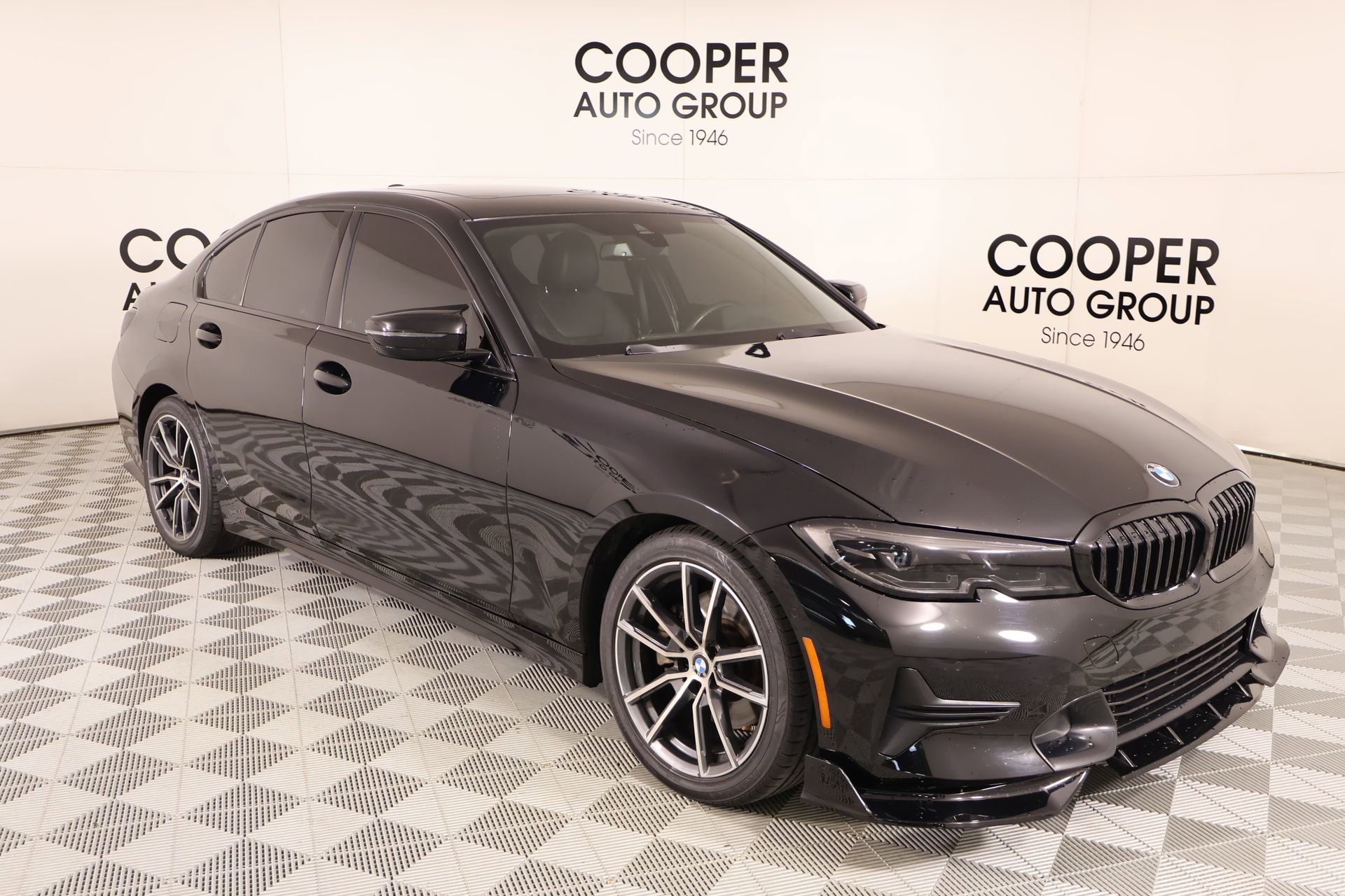 Used 2021 BMW 330i Sedan w/ Convenience Package RWD image 1