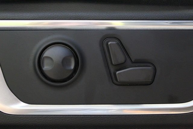 Used 2025 RAM 1500 Laramie AWD/4WD image 10