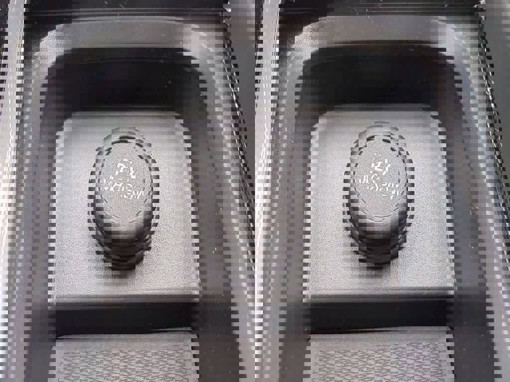 Used 2026 Volvo XC60 B5 Plus w/ Protection Package Premier image 30