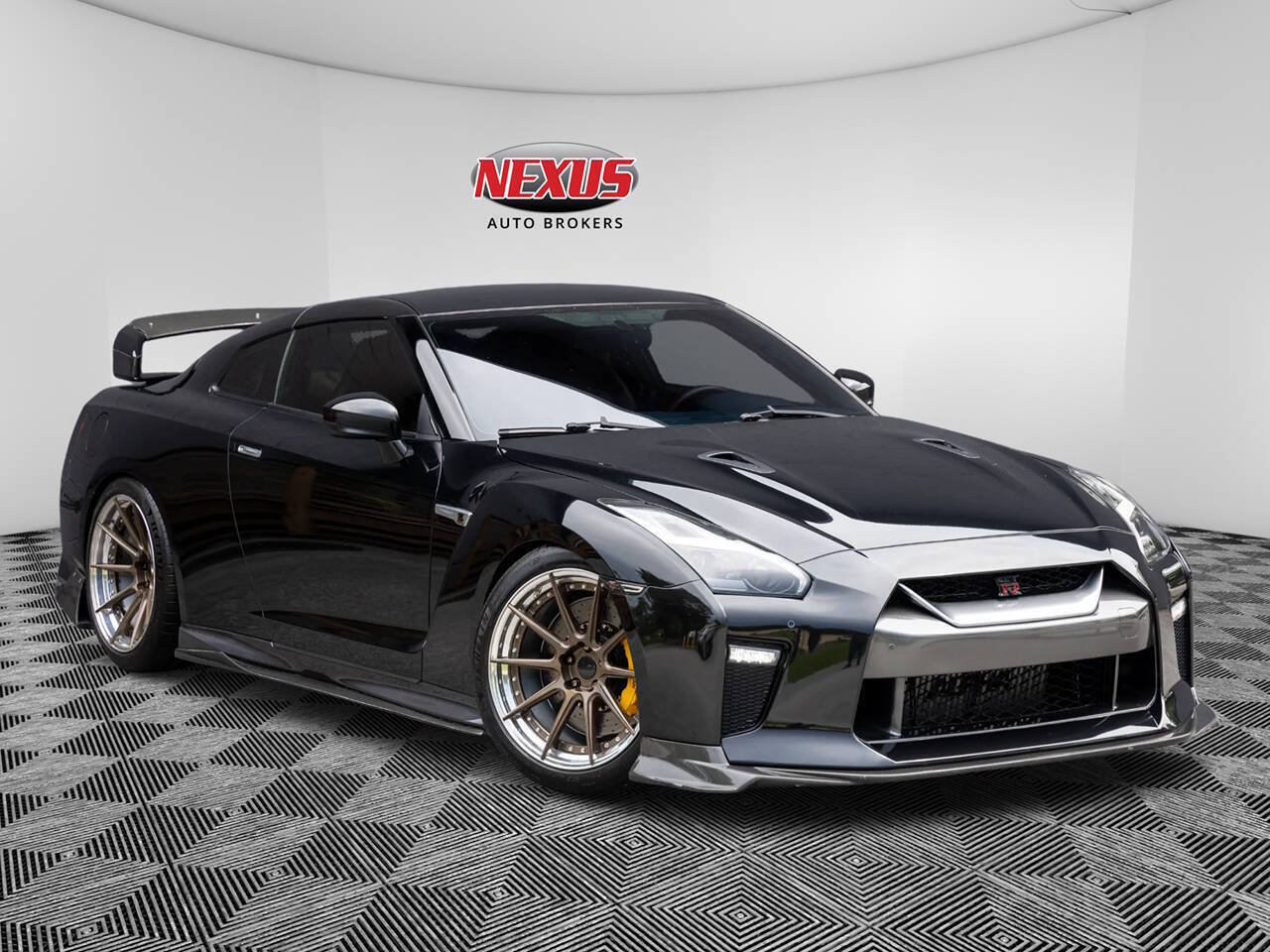 Used 2017 Nissan GT-R Premium w/ Premium Interior Package AWD/4WD video 1
