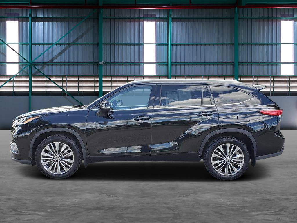 Used 2021 Toyota Highlander Platinum AWD/4WD image 2