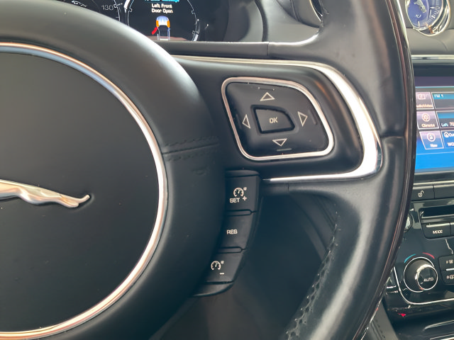 Used 2012 Jaguar XJ Supercharged RWD image 16
