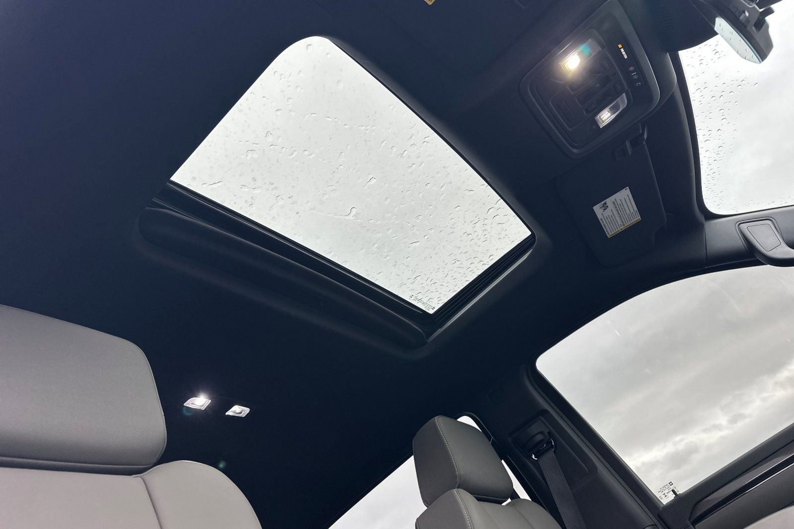 Used 2025 Chevrolet Silverado 1500 ZR2 w/ Technology Package image 18