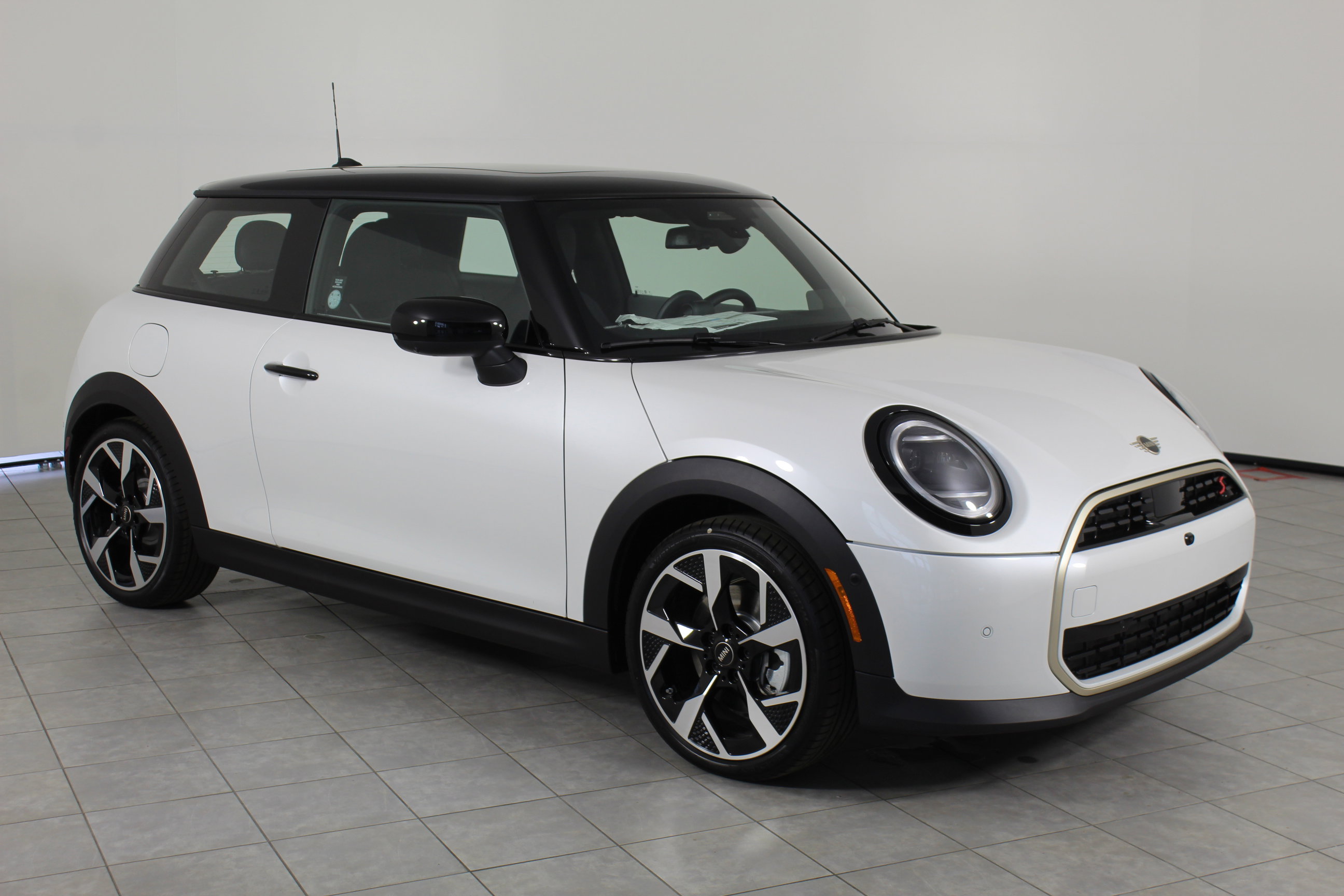 New 2025 MINI Cooper S image 2