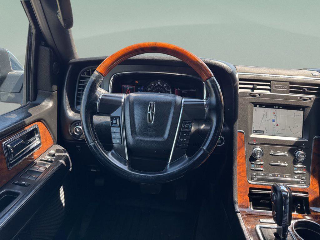 Used 2016 Lincoln Navigator Select image 25