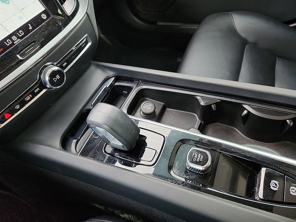 Used 2024 Volvo S60 B5 Core image 11