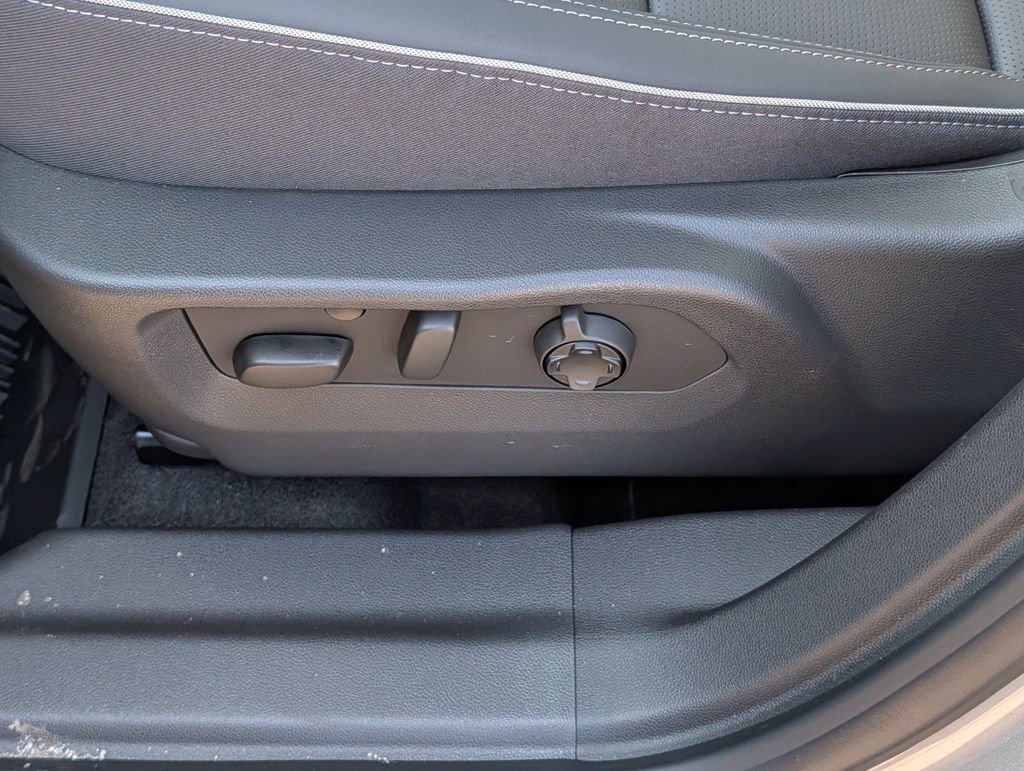 New 2026 Buick Envision Avenir image 9