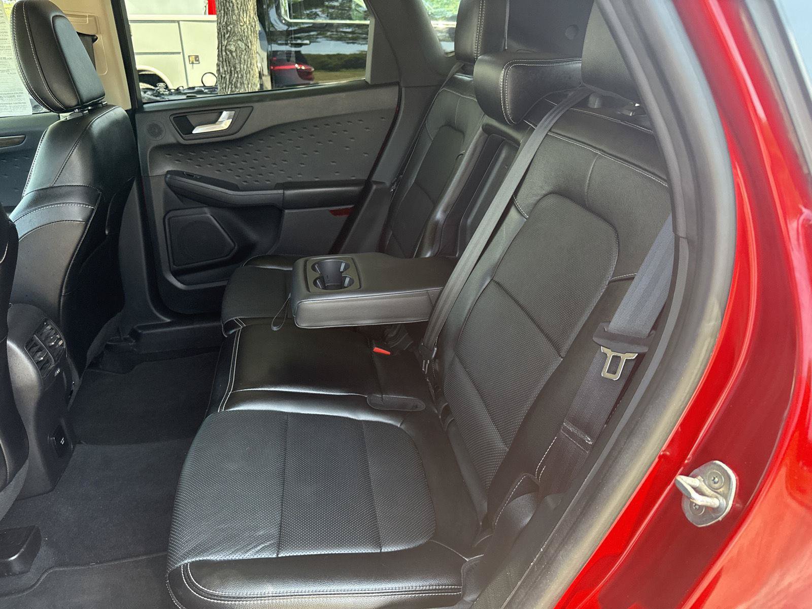 Used 2020 Ford Escape Titanium AWD/4WD image 16