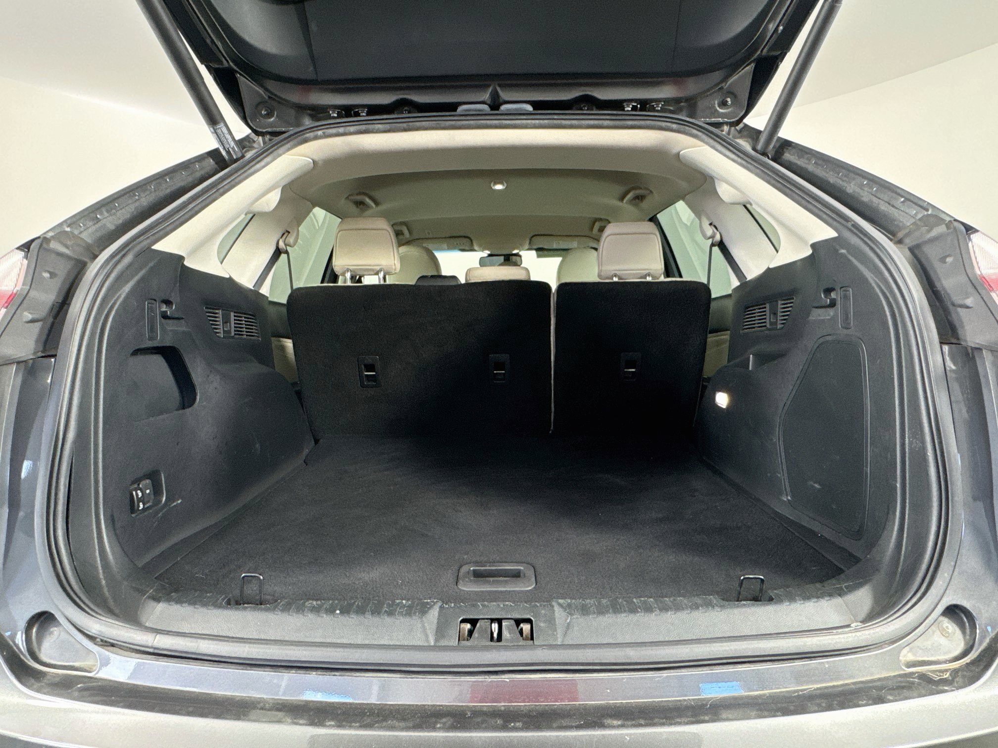 Used 2019 Ford Edge Titanium w/ Cold Weather Package AWD/4WD image 26