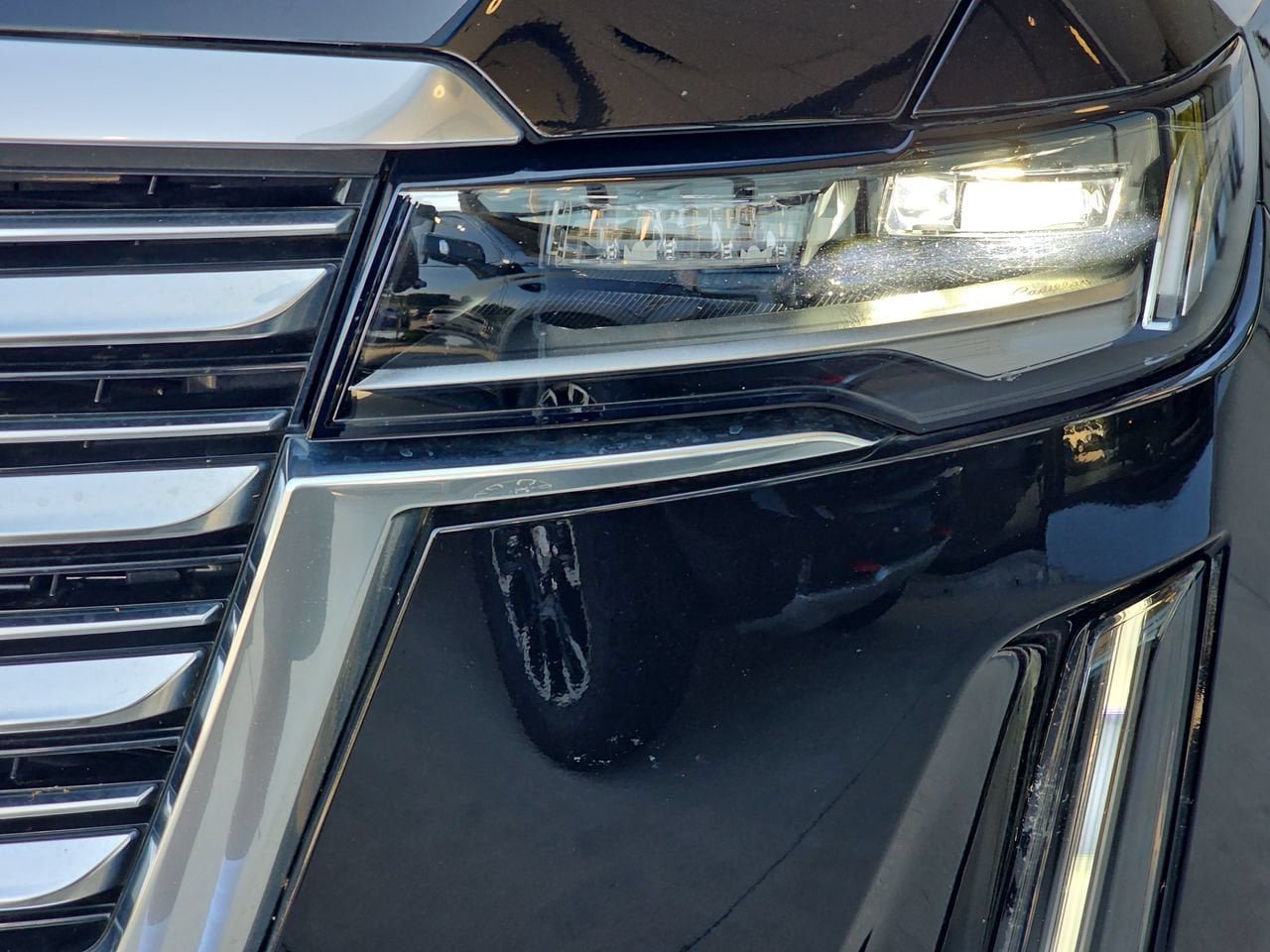 Used 2021 Cadillac Escalade Premium Luxury Platinum AWD/4WD image 32