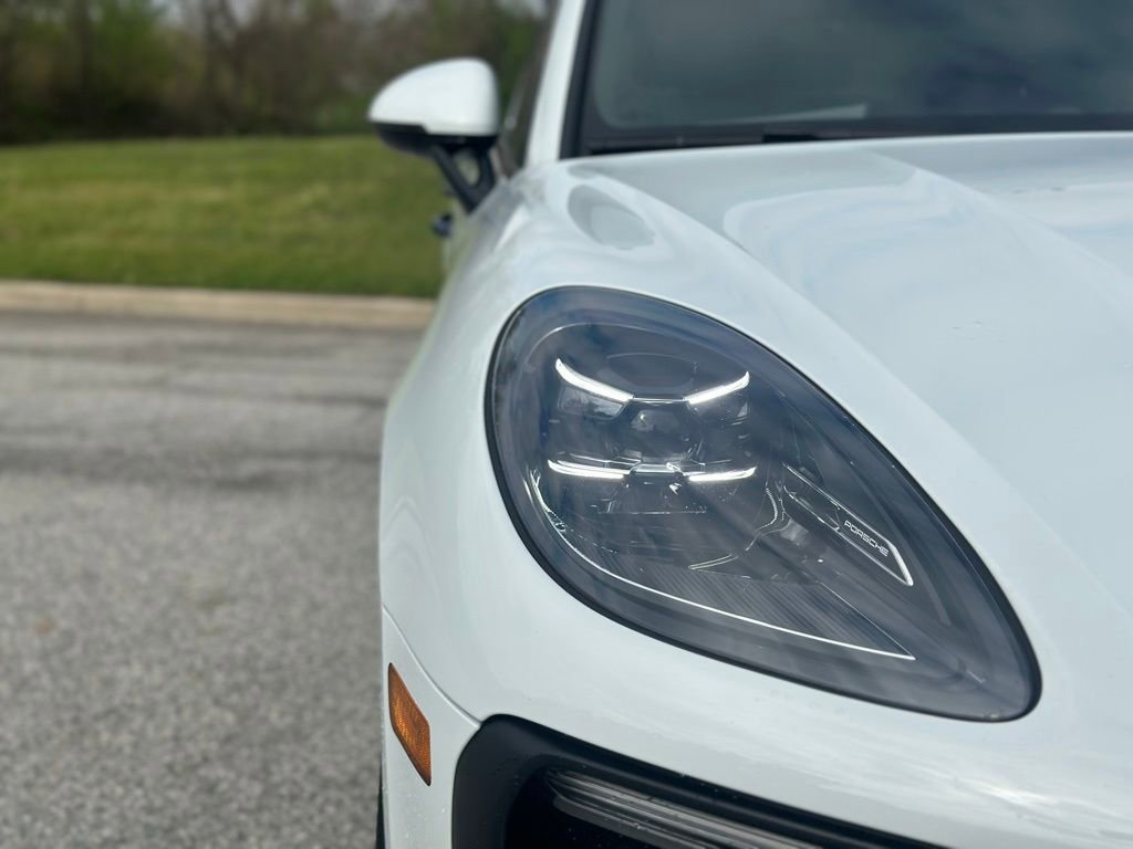 Used 2023 Porsche Macan AWD/4WD image 10
